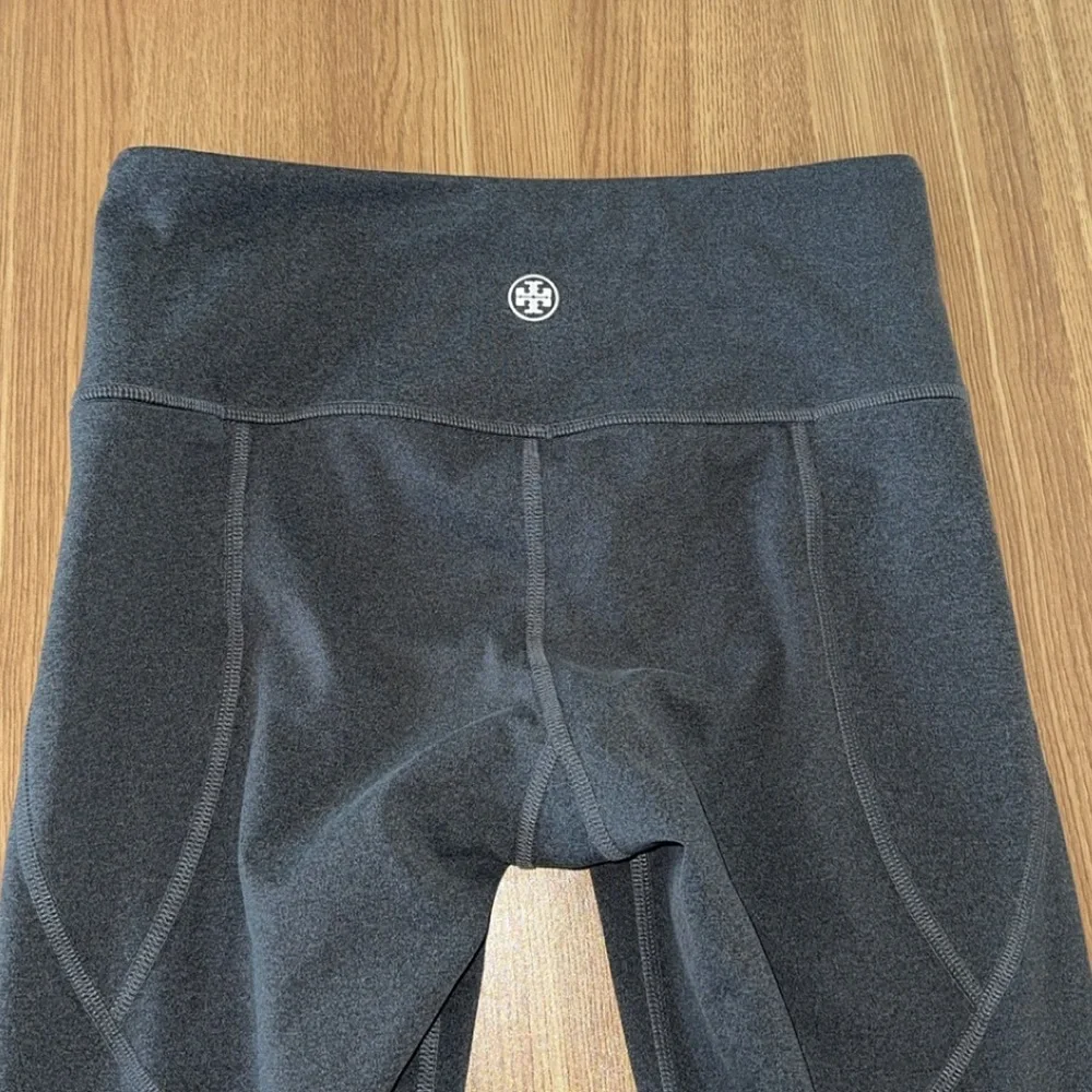 Tory‎ Burch Weightless Chevron Dark Gray Leggings Size Small